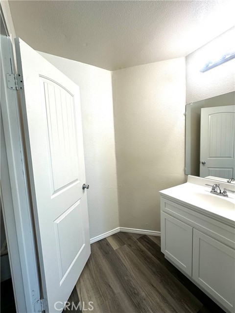 413 E James Street, Rialto CA: https://media.crmls.org/medias/5f6787c3-3155-45f3-a99a-3e5359d4fe12.jpg