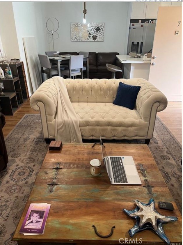 Detail Gallery Image 15 of 19 For 5232 Corteen Pl #7,  Valley Village,  CA 91607 - 2 Beds | 2 Baths