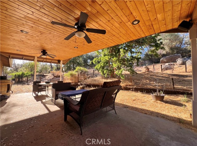 44293 Copper Creek Way, Coarsegold CA: https://media.crmls.org/medias/5f6810bd-b5e5-4df9-9bdc-b1189094f8b8.jpg