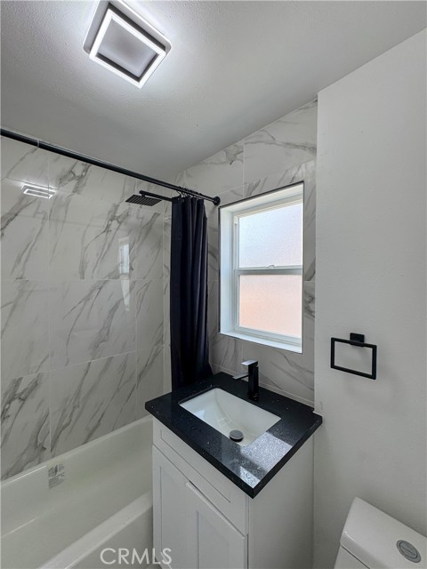 515 S Coronado Street, Los Angeles CA: https://media.crmls.org/medias/5f6859d5-c842-4d42-b6fd-f53f31d401a4.jpg