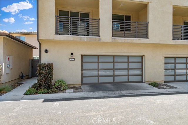 354 Chorus, Irvine, California 92618, 3 Bedrooms Bedrooms, ,3 BathroomsBathrooms,Condominium,For Sale,Chorus,OC24155661