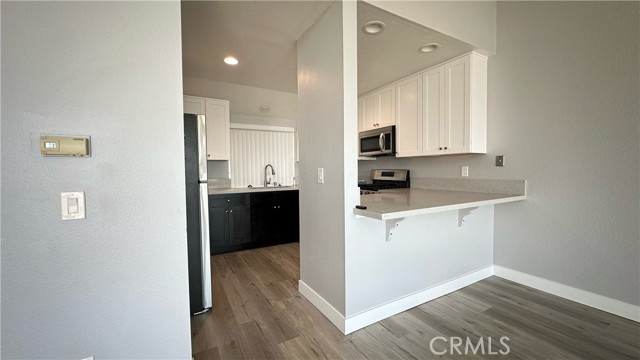 Detail Gallery Image 2 of 12 For 542 N Coast Hwy, Laguna Beach,  CA 92614 - 2 Beds | 2/1 Baths