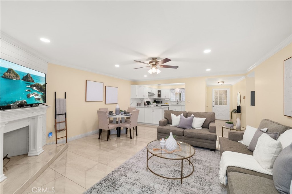 3139 E Chapman #3B