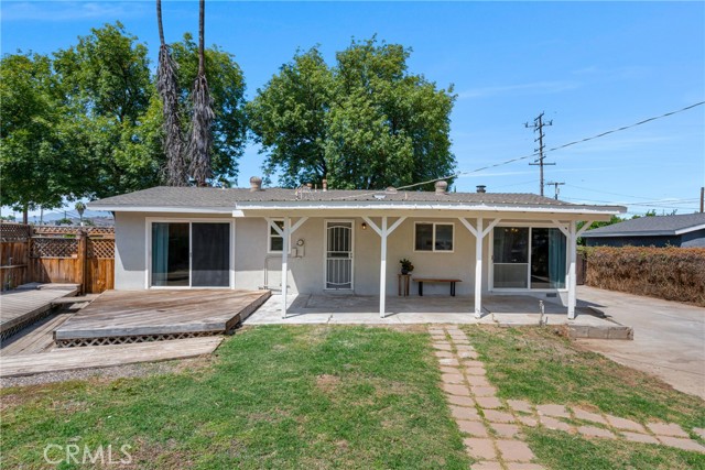 5796 Mountain View Avenue, Riverside CA: https://media.crmls.org/medias/5f69bdf9-2342-4f69-b447-55291b2f4417.jpg
