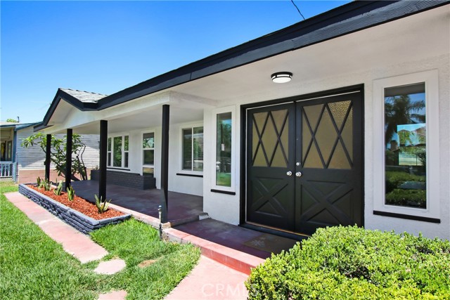 293 E Congress Street, Colton CA: https://media.crmls.org/medias/5f6a1b2e-c0b2-4dc7-969a-eed7fed3abf0.jpg