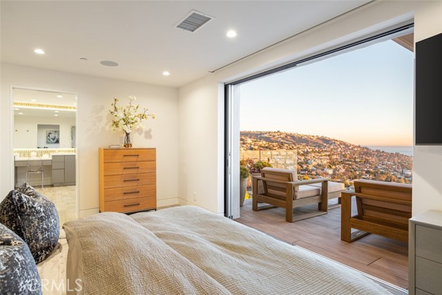 Detail Gallery Image 15 of 38 For 1238 Anacapa Way, Laguna Beach,  CA 92651 - 4 Beds | 4 Baths