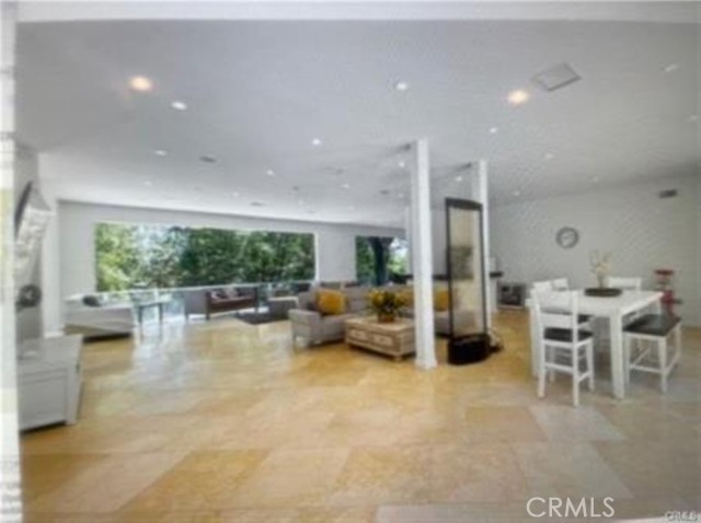 Detail Gallery Image 23 of 25 For 5353 Shirley Ave, Tarzana,  CA 91316 - 5 Beds | 4 Baths