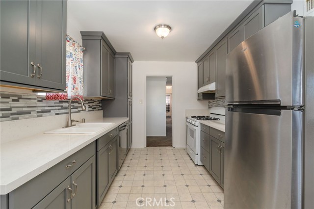 Detail Gallery Image 17 of 47 For 5382 Crest, Riverside,  CA 92503 - 4 Beds | 1/1 Baths