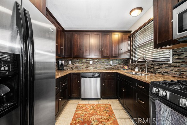 Detail Gallery Image 13 of 33 For 1334 E 1st, Long Beach,  CA 90802 - 2 Beds | 2 Baths