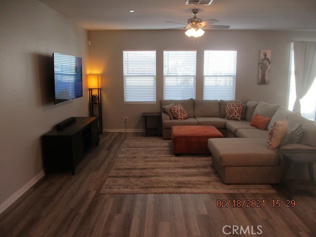 Detail Gallery Image 4 of 43 For 34578 Running Canyon Dr, Murrieta,  CA 92563 - 4 Beds | 2 Baths