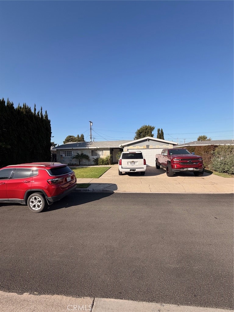 2403 W Almond