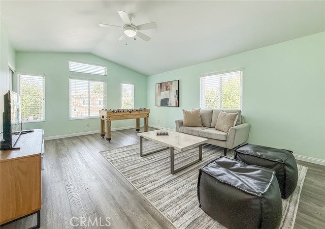 462 Cremona Way, Oak Park CA: https://media.crmls.org/medias/5f6ba035-9947-43f7-8916-760e4f24ec09.jpg