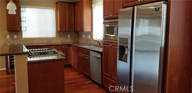 Detail Gallery Image 9 of 39 For 1704 Ruxton Ln #C,  Redondo Beach,  CA 90278 - 3 Beds | 2/1 Baths