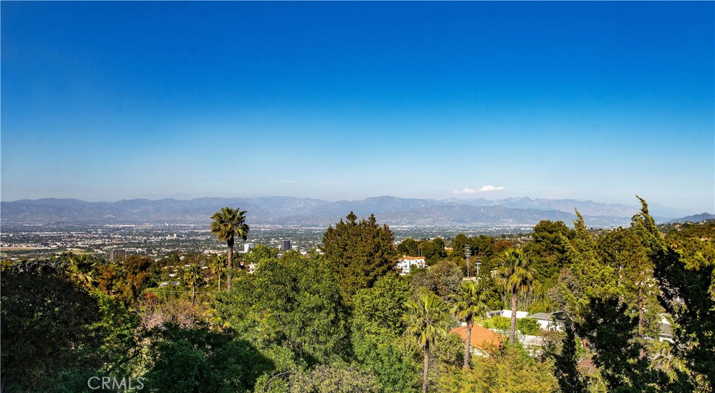 https://media.crmls.org/medias/5f6bc048-ab14-405f-9b6e-8836a05b014a.jpg?preset=X-Large