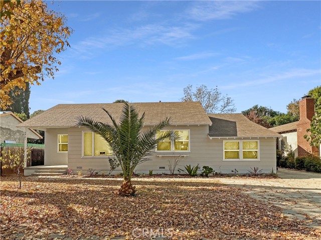 Detail Gallery Image 1 of 55 For 6921 Encino Ave, Van Nuys,  CA 91406 - 3 Beds | 2 Baths