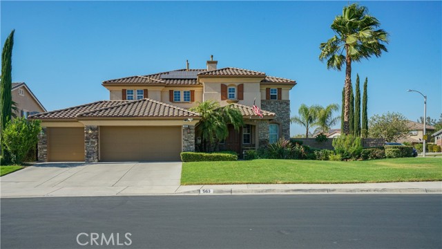 563 Calderone Dr, Corona, CA 92879