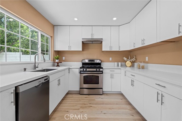 Detail Gallery Image 12 of 43 For 16511 Halsey, Granada Hills,  CA 91344 - 5 Beds | 3 Baths