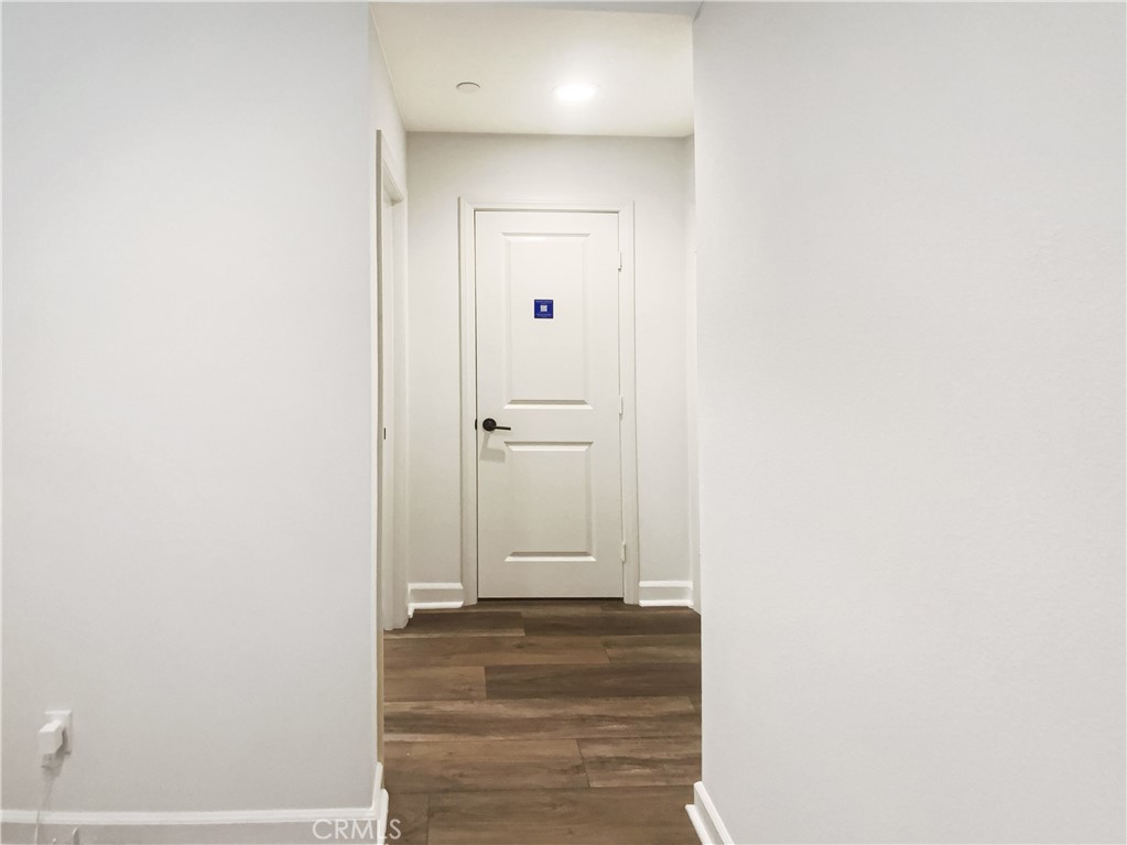 https://media.crmls.org/medias/5f6d9057-0375-4571-b9d9-2f1cb7277e43.jpg?preset=X-Large
