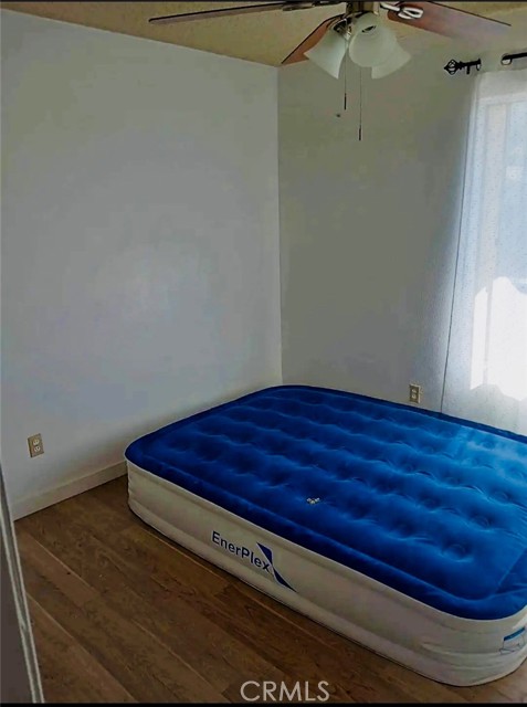 Detail Gallery Image 12 of 13 For 10808 De Haven, Pacoima,  CA 91331 - 4 Beds | 3 Baths