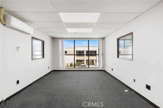 620 S Magnolia Avenue, Ontario CA: https://media.crmls.org/medias/5f6e54a5-8d6c-42aa-9915-96748bd026d3.jpg