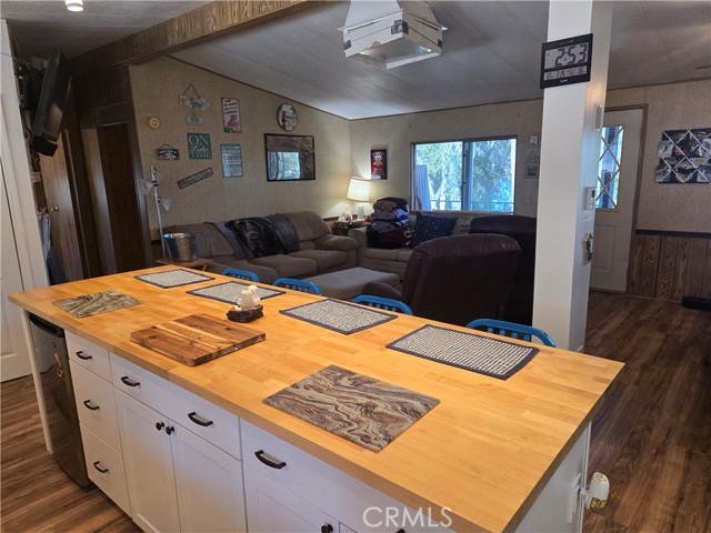 Detail Gallery Image 2 of 10 For 5870 Las Tablas Bay, Paso Robles,  CA 93446 - 3 Beds | 2 Baths