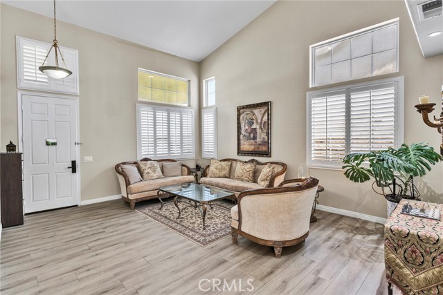 Detail Gallery Image 5 of 37 For 2517 Macbeth Ave, Corona,  CA 92882 - 5 Beds | 4 Baths
