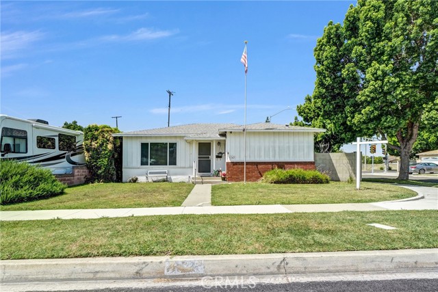 Front Image Thumbnail for CRDW26082650