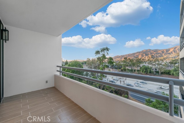 Detail Gallery Image 14 of 47 For 345 Pioneer Dr #601,  Glendale,  CA 91203 - 2 Beds | 2 Baths