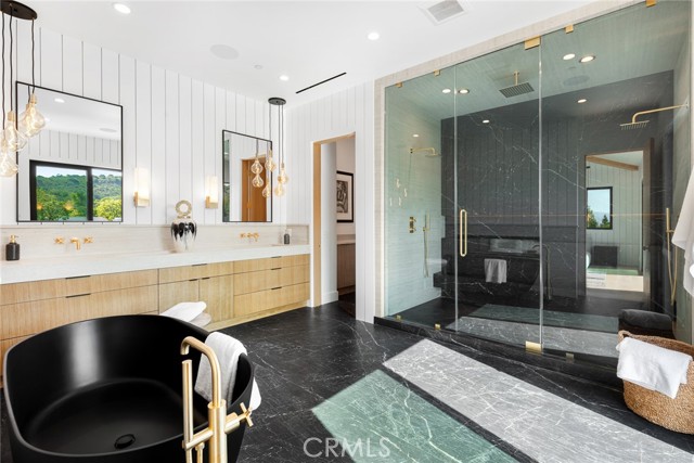 4601 Vista De Oro Avenue, Woodland Hills CA: https://media.crmls.org/medias/5f7206e8-b3ef-45f4-a10f-60b3366decee.jpg