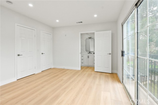 Detail Gallery Image 18 of 34 For 5165 Etiwanda Ave, Tarzana,  CA 91356 - 4 Beds | 5 Baths
