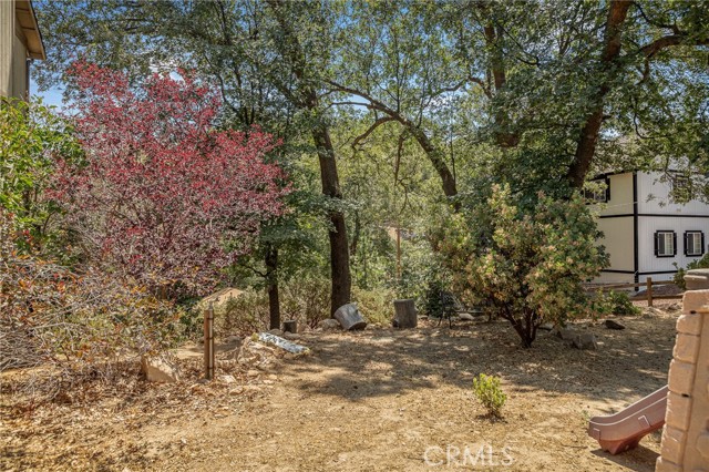 Detail Gallery Image 15 of 38 For 1509 Krause Ln, Lake Arrowhead,  CA 92352 - 3 Beds | 2/1 Baths