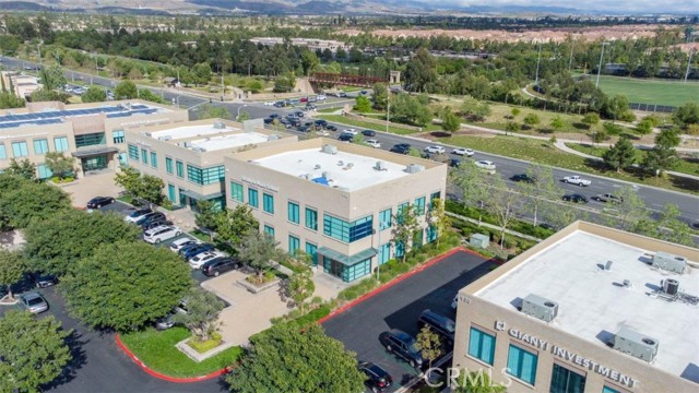 950 Roosevelt, Irvine CA: https://media.crmls.org/medias/5f729ace-3970-4240-9db0-d6673a637990.jpg