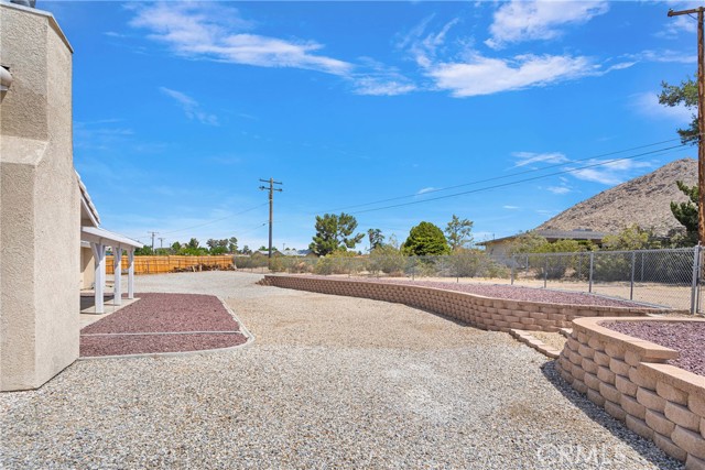 19410 Allegheny Court, Apple Valley CA: https://media.crmls.org/medias/5f72df9d-9649-4582-986a-265c3b9ad5d1.jpg