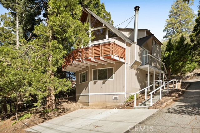 Detail Gallery Image 2 of 35 For 316 Pioneer Rd, Lake Arrowhead,  CA 92352 - 3 Beds | 2/1 Baths