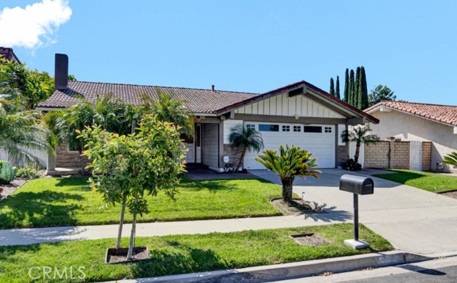 Detail Gallery Image 2 of 20 For 15442 Eiffel Cir, Irvine,  CA 92604 - 4 Beds | 2 Baths
