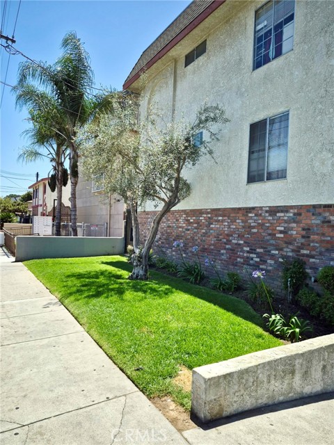 13325 Kornblum Avenue, Hawthorne CA: https://media.crmls.org/medias/5f74222b-dd1b-4be6-838e-d9f6e52da039.jpg