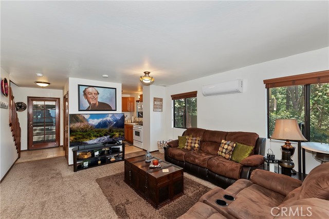 Detail Gallery Image 7 of 27 For 824 Pine Trl, Twin Peaks,  CA 92391 - 2 Beds | 2 Baths