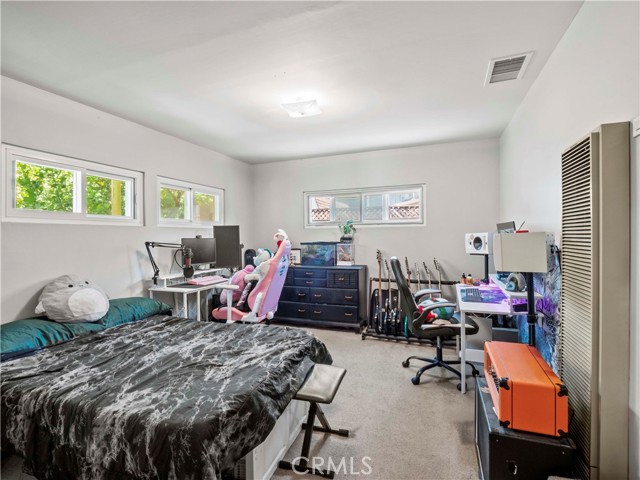 1511 N Maple Street, Burbank CA: https://media.crmls.org/medias/5f749e84-85b3-4f5e-a406-5856a648058d.jpg