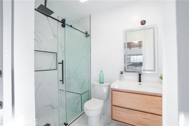 Detail Gallery Image 12 of 38 For 9821 S 8th Ave, Inglewood,  CA 90305 - 3 Beds | 2 Baths