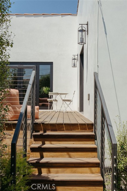 5142 Brynhurst Avenue, Los Angeles CA: https://media.crmls.org/medias/5f74f8b3-26b2-487d-9a6e-d46d2173607f.jpg