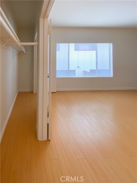 908 15th Street, Santa Monica CA: https://media.crmls.org/medias/5f750e17-a2f1-4d1c-8deb-e6e0eff4640c.jpg