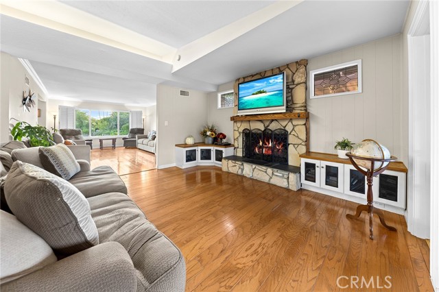 Detail Gallery Image 11 of 64 For 2070 Whitebluff Dr, San Dimas,  CA 91773 - 3 Beds | 2 Baths