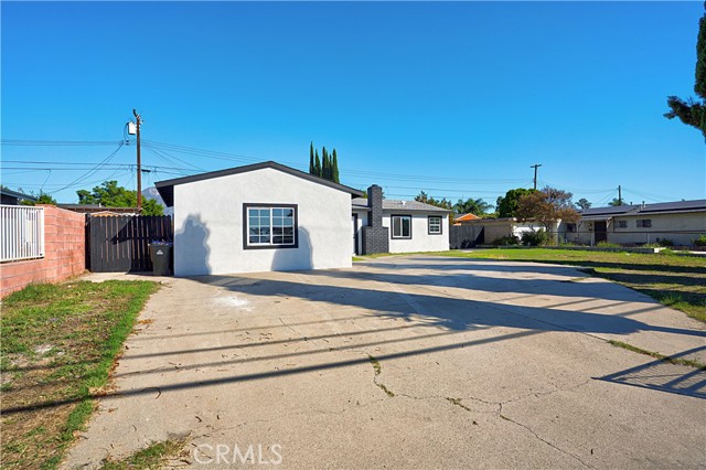 Detail Gallery Image 3 of 39 For 1381 E 5th, Ontario,  CA 91764 - 4 Beds | 1/1 Baths