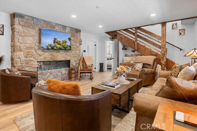 Detail Gallery Image 6 of 52 For 42425 Fox Farm Rd, Big Bear Lake,  CA 92315 - 2 Beds | 1 Baths