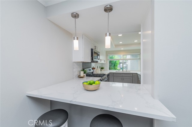 Detail Gallery Image 11 of 30 For 14 Gumwood, Irvine,  CA 92612 - 2 Beds | 2 Baths