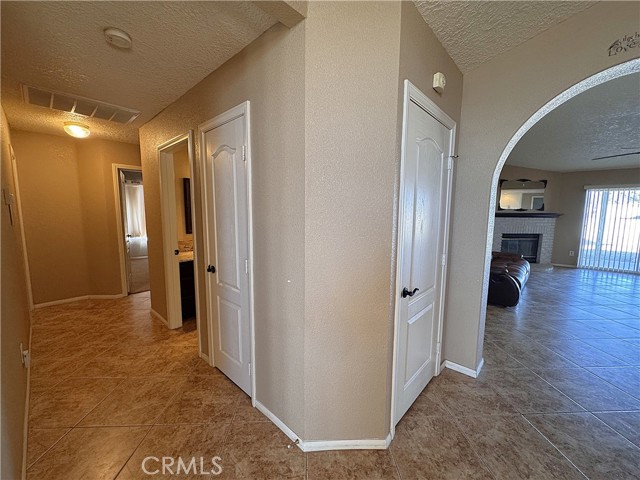 Detail Gallery Image 14 of 32 For 28180 Cochise Ave, Barstow,  CA 92311 - 3 Beds | 2 Baths