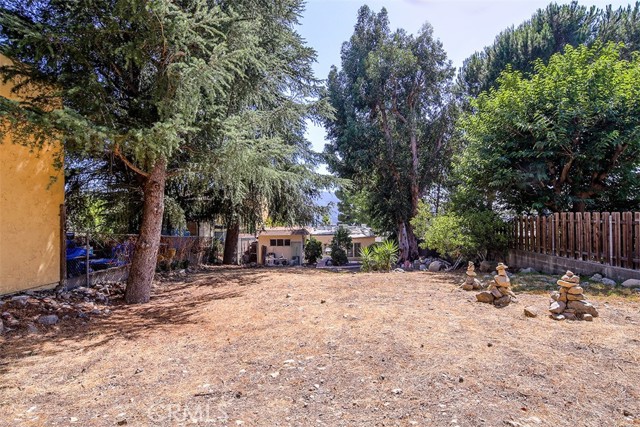 3953 Santa Carlotta, La Crescenta CA: https://media.crmls.org/medias/5f76fdcd-9e80-4a49-85b4-50bed433789a.jpg