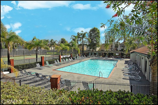 21055 Avenida Magnifica, Lake Forest CA: https://media.crmls.org/medias/5f772bfe-0493-4b59-9a69-2855628ff5ef.jpg