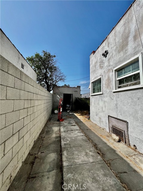Image 2 for 1426 W 90Th Pl, Los Angeles, CA 90047