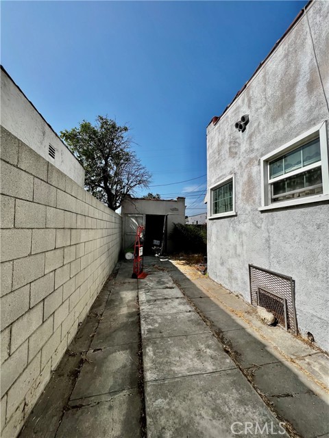 Image 2 for 1426 W 90Th Pl, Los Angeles, CA 90047